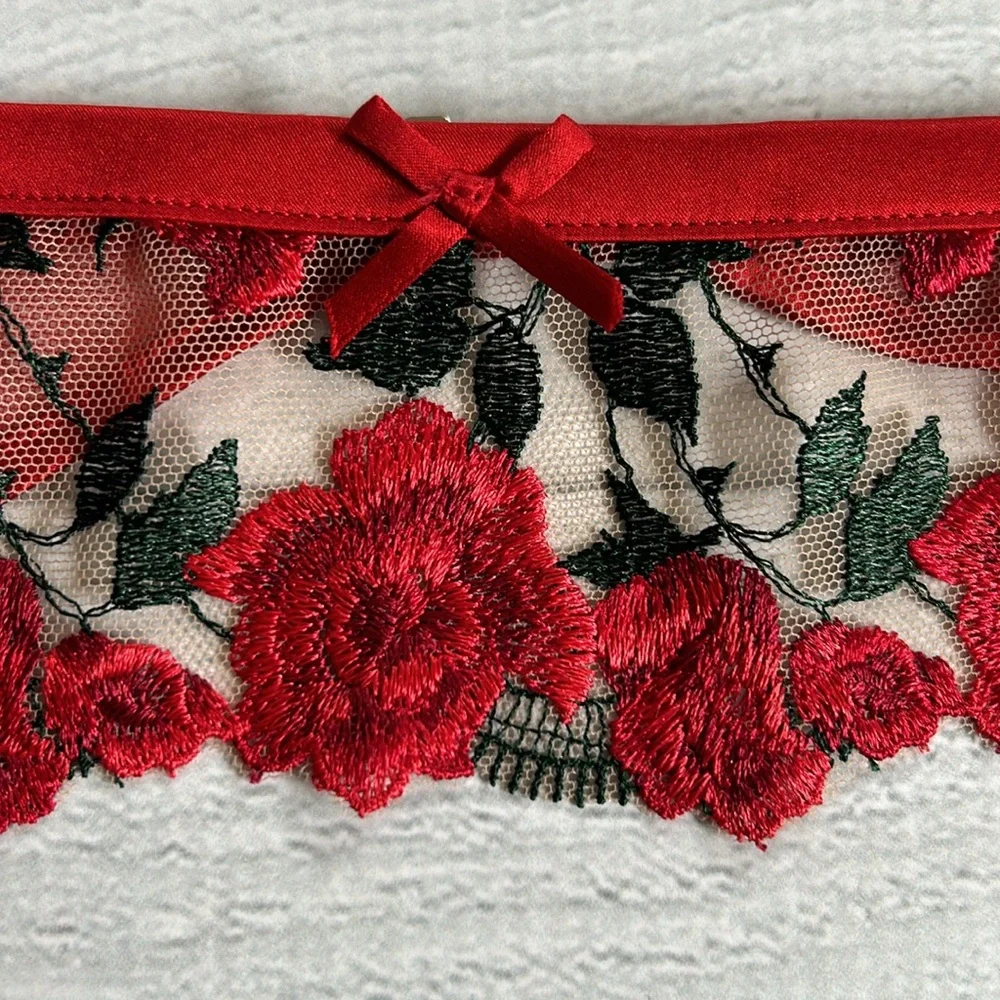Fleur du Mal Roses and Thorns Garter‎ Belt NWOT Sz XS/S